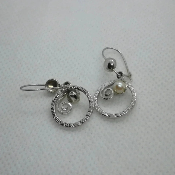 Sterling pearl  earrings - Picture 2 of 4